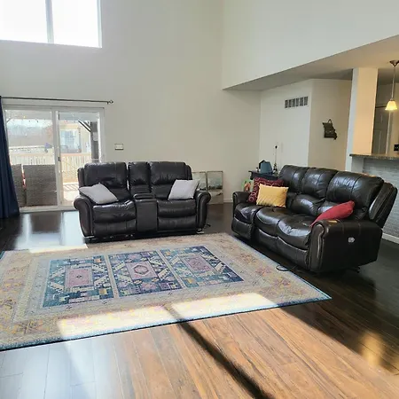 3 Bedroom Cottleville Retreat